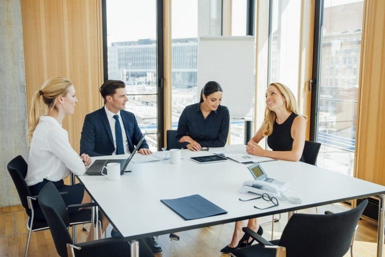 Equipe da Taurus Investimentos em reunião